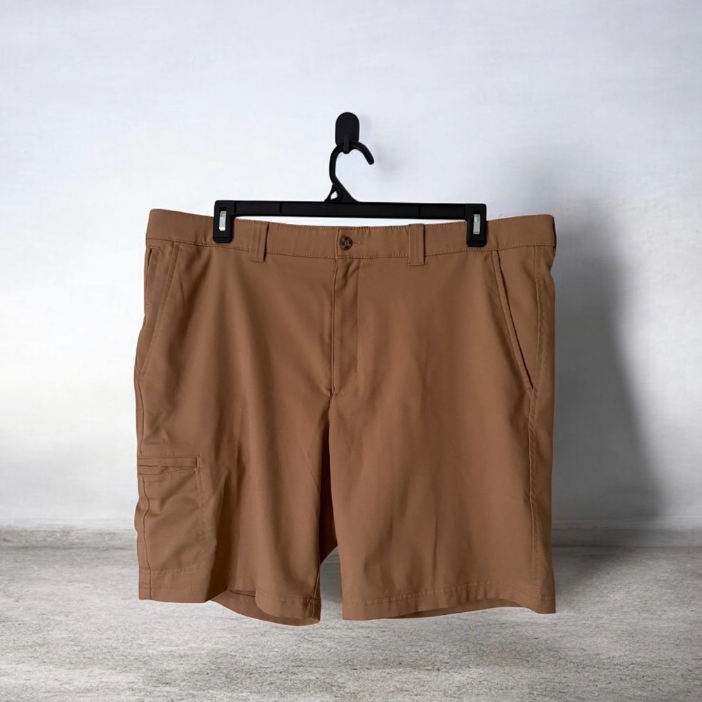 PGA TOUR Men's 38 Stretch Active Waistband Golf Short with Accessory Pocket